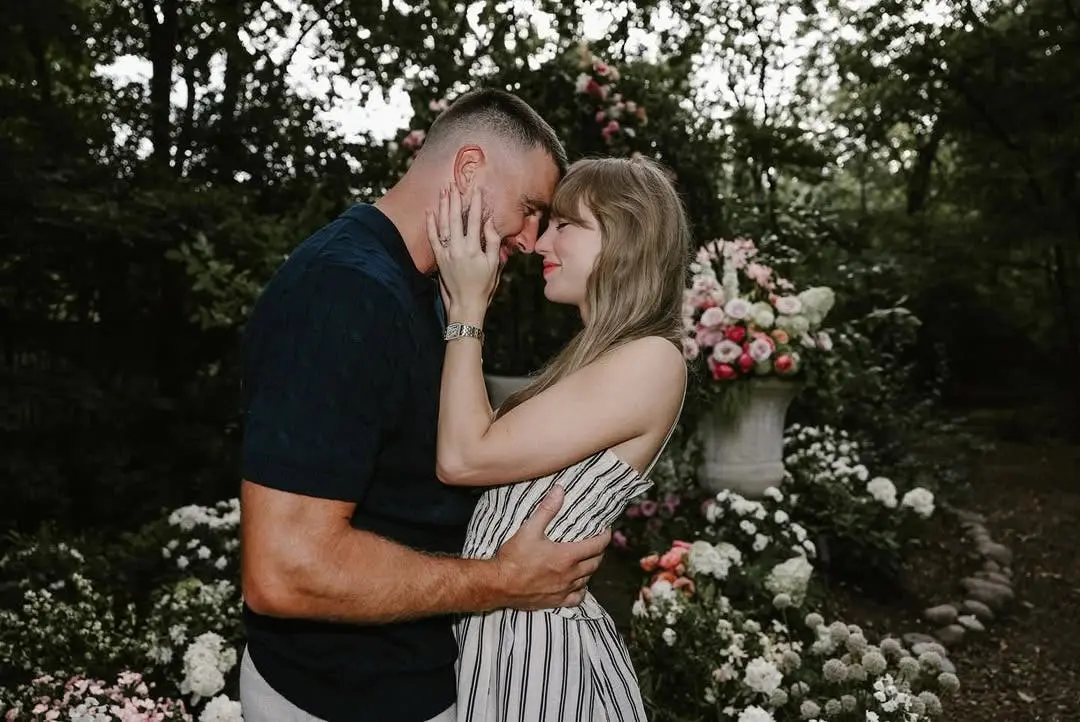 Taylor Swift 與 Travis Kelce 訂婚被喻為「美國皇室婚禮」：那個在愛情路上一直勇敢的女孩，終於找到對的人